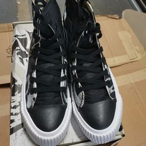 Mcq Women's Fashion Sneakers Size 39 Color Black And White.